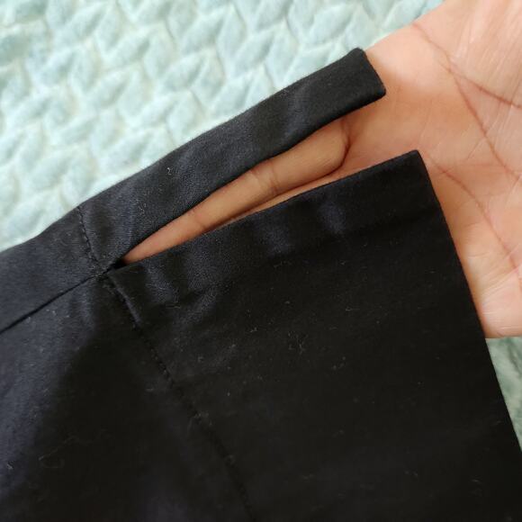 Gloria Vanderbilt Black 12 Cargo Capri Pants - Picture 14 of 14